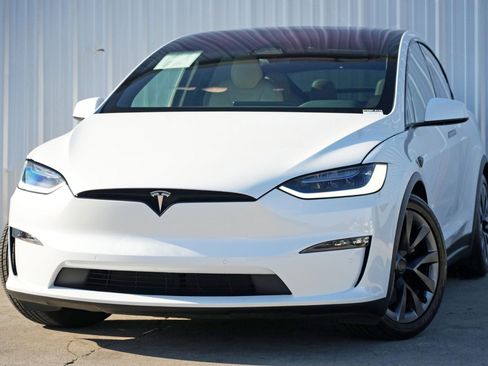Used 2023 Tesla Model X Standard Range image 3