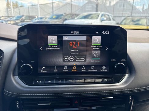 Used 2023 Nissan Rogue SL w/ SL Premium Package image 23