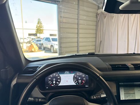 Used 2020 Land Rover Defender 110 HSE image 22