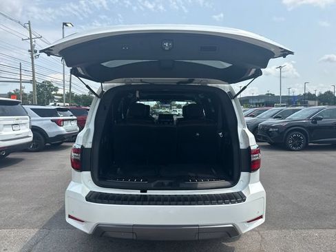 Used 2023 Nissan Armada Platinum w/ Captain's Chairs Package AWD/4WD image 9