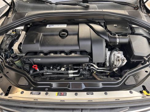 Used 2016 Volvo XC60 T6 Platinum w/ Protection Package image 21