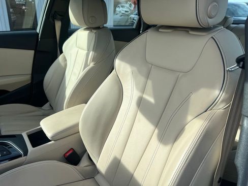 Used 2023 Audi A4 2.0T Premium w/ Convenience Package image 15