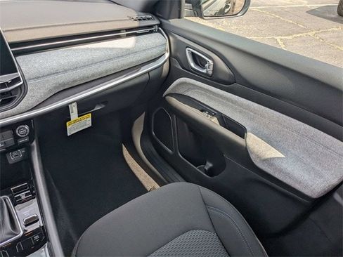 New 2025 Jeep Compass Sport image 17