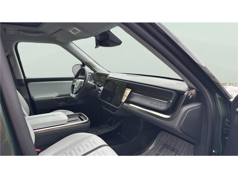 Used 2025 Rivian R1S Adventure Dual AWD/4WD image 23