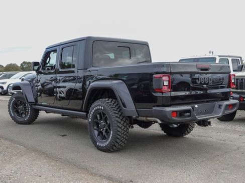 New 2025 Jeep Gladiator Willys image 10