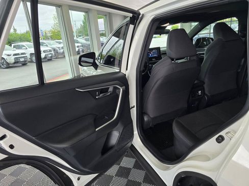 Used 2022 Toyota RAV4 SE w/ Convenience Package AWD/4WD image 36