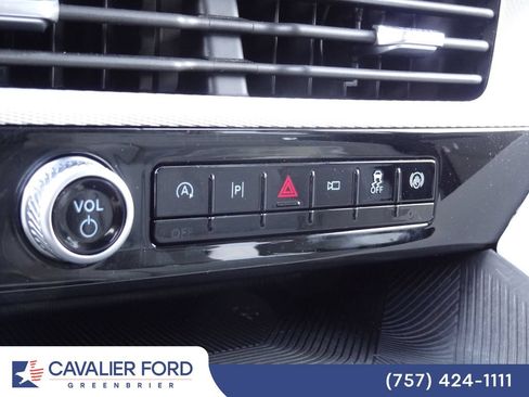 Used 2026 Ford Explorer Active w/ Active Comfort Package AWD/4WD image 29