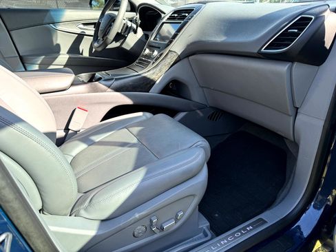 Used 2019 Lincoln Nautilus Reserve w/ Driver Assistance Package image 9