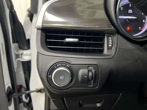 Used 2020 Buick Envision Essence image 18