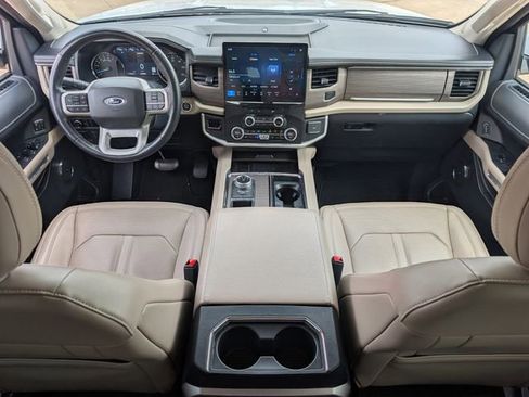 Used 2024 Ford Expedition Limited RWD image 11