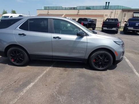 Used 2024 Chevrolet Equinox LT w/ LPO, Floor Liner Package FWD image 9