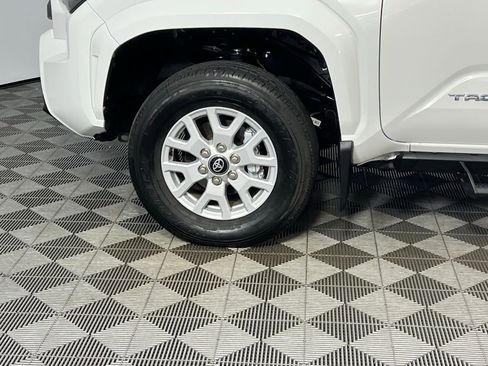 Used 2025 Toyota Tacoma SR5 image 11