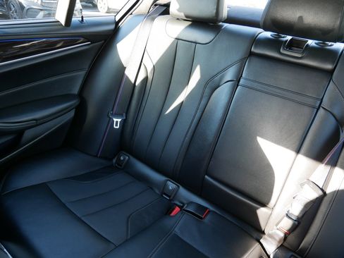 Used 2020 BMW M5 w/ Executive Package image 12