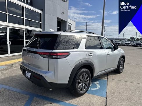 Used 2025 Nissan Pathfinder SV AWD/4WD image 10