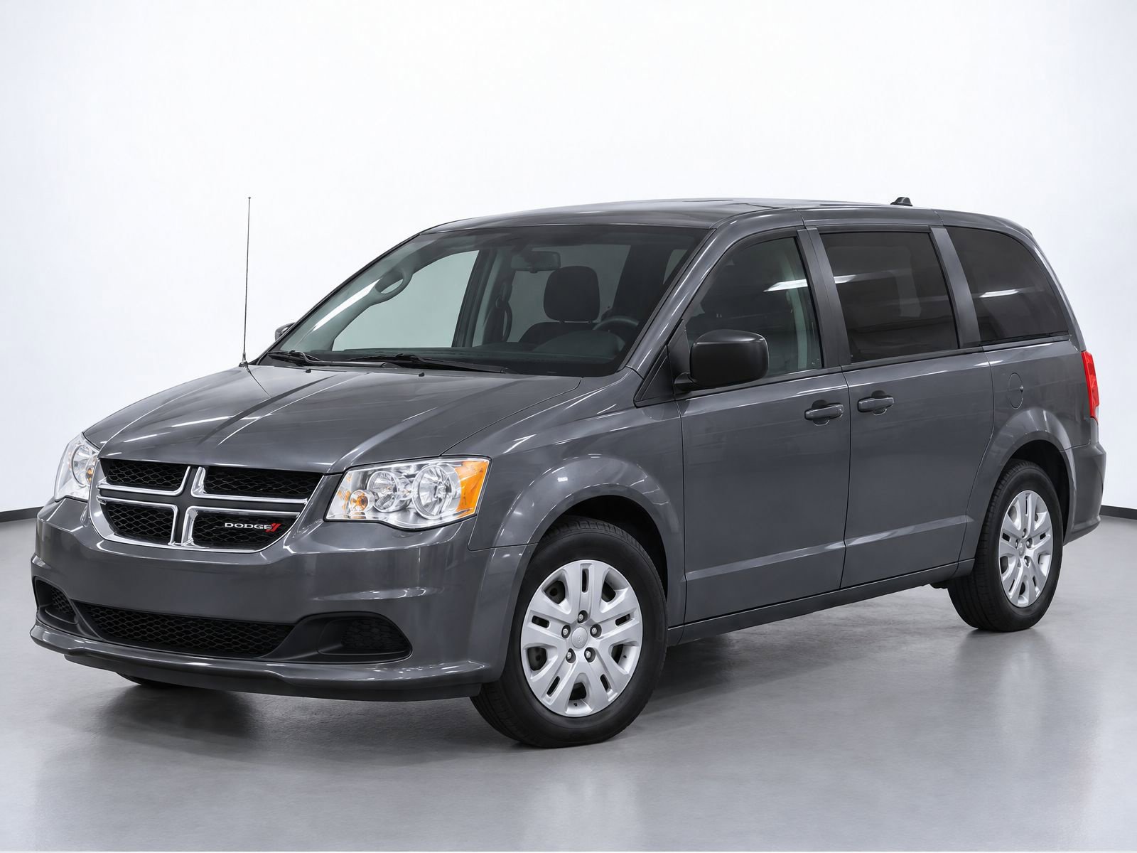 Used 2018 Dodge Grand Caravan SE w/ UConnect Hands-Free Group FWD 360° Tour