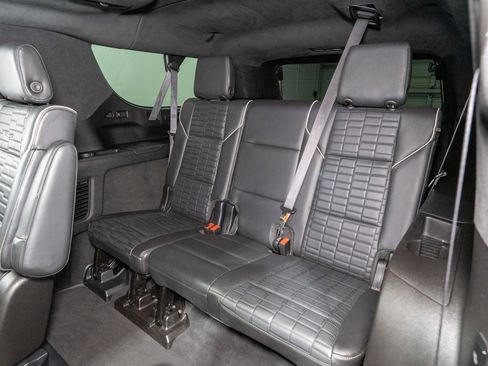 Used 2021 Cadillac Escalade ESV Sport Platinum AWD/4WD image 39