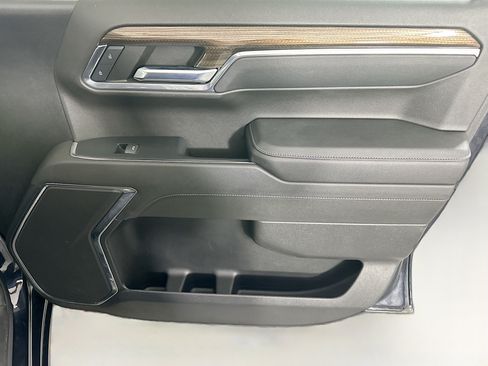 Used 2023 Chevrolet Silverado 1500 LT AWD/4WD image 30