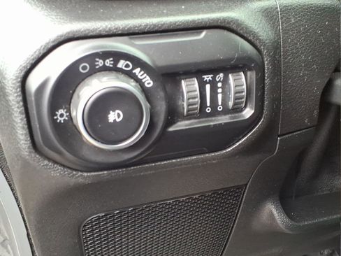 Used 2020 Jeep Wrangler Unlimited Sahara w/ Dual Top Group image 16