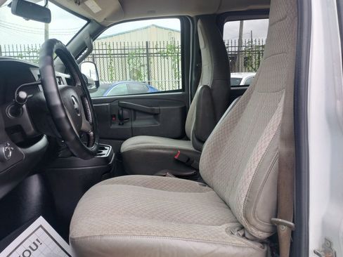 Used 2017 Chevrolet Express 2500 LS RWD image 16