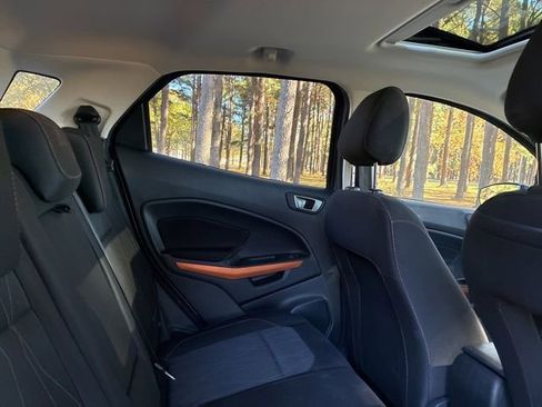 Used 2022 Ford EcoSport SE w/ SE Convenience Package image 24