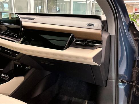 Certified 2025 Audi Q6 e-tron Premium w/ Convenience Package image 17