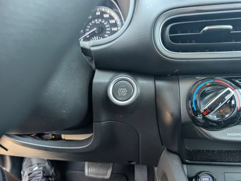 Used 2022 Hyundai Kona SEL FWD image 36