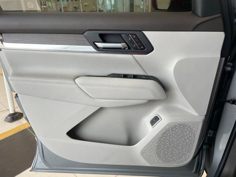 Used 2026 GMC Terrain Denali w/ LPO, Black Badging Package AWD/4WD image 11