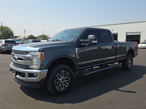 Used 2017 Ford F350 Lariat w/ Lariat Ultimate Package AWD/4WD image 3