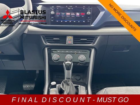 Used 2023 Volkswagen Taos SE image 28