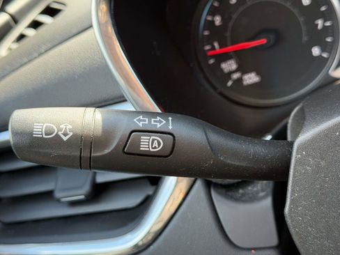 Used 2020 Chevrolet Equinox LT image 20