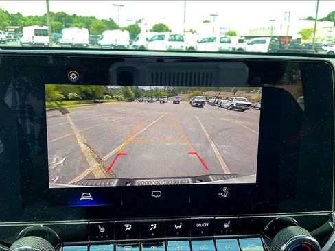 Used 2024 Chevrolet Colorado Z71 w/ Z71 Convenience Package 2 image 21