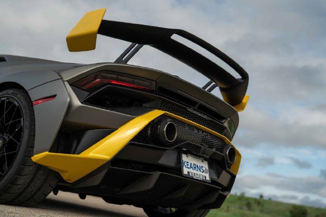 Used 2022 Lamborghini Huracan STO RWD image 30