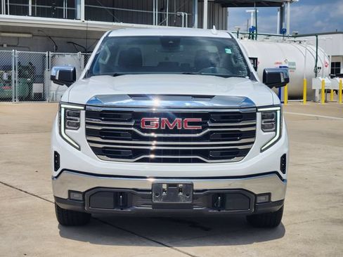 Used 2025 GMC Sierra 1500 SLT RWD image 2