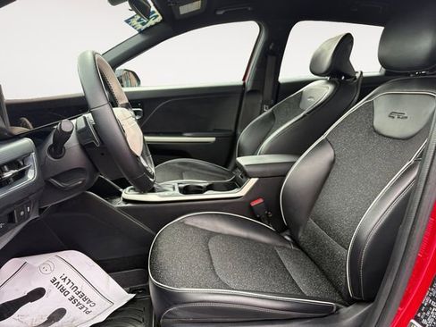 Certified 2025 Kia K4 GT-Line image 9
