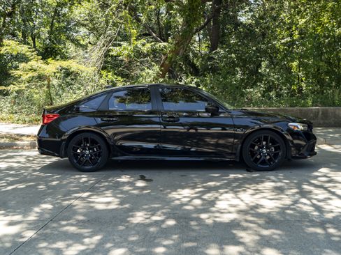 Used 2023 Honda Civic Sport image 10