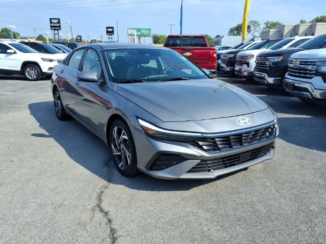 Used 2024 Hyundai Elantra SEL w/ Convenience Package FWD image 1