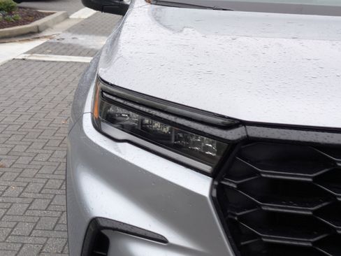 Certified 2025 Honda Pilot TrailSport image 11