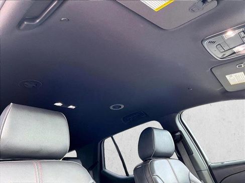 Used 2022 Chevrolet Traverse RS image 17