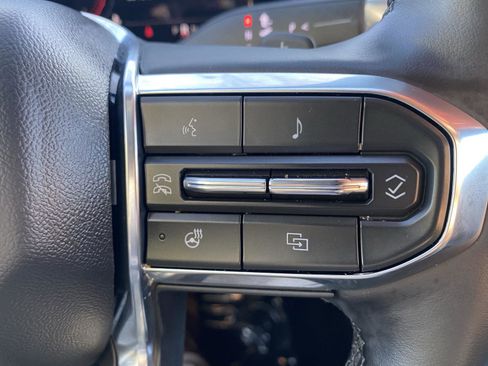 Used 2025 GMC Terrain Elevation image 24