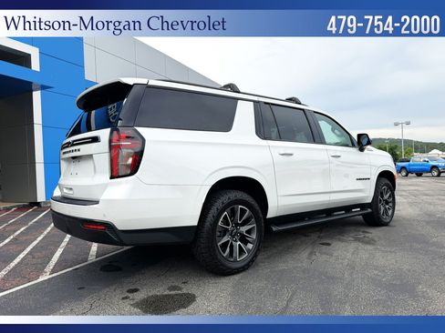 Used 2024 Chevrolet Suburban Z71 w/ Luxury Package AWD/4WD image 7