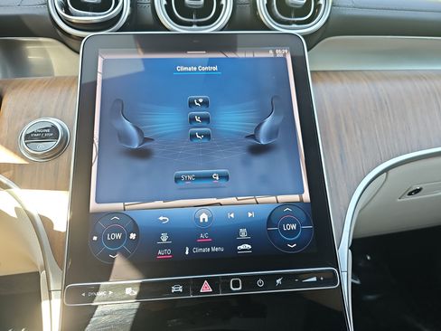 Used 2023 Mercedes-Benz GLC 300 4MATIC image 22