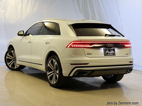 Used 2022 Audi Q8 Premium Plus image 9
