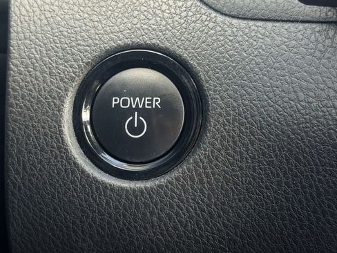 Used 2025 Toyota Camry SE w/ Convenience Package FWD image 16
