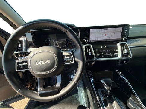 Used 2022 Kia Sorento SX image 18