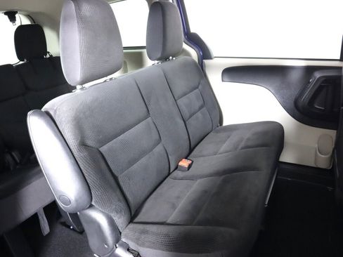 Used 2019 Dodge Grand Caravan SE w/ UConnect Hands-Free Group image 34