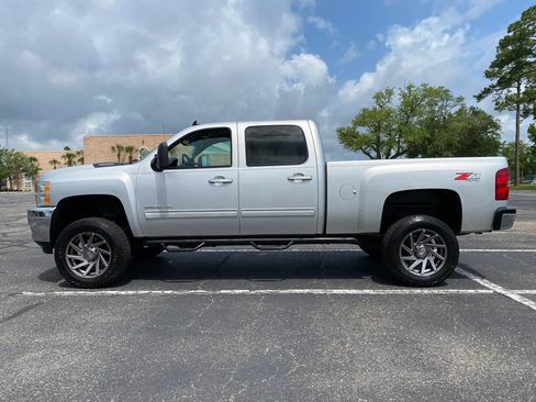 Used 2014 Chevrolet Silverado 2500 LTZ w/ LTZ Plus Package AWD/4WD image 6