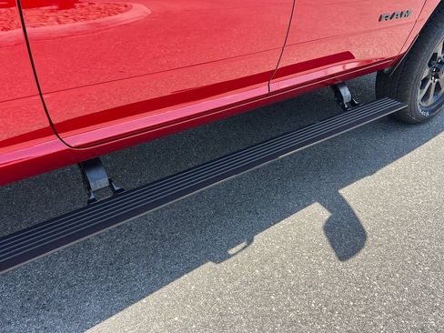 New 2026 RAM 2500 Laramie AWD/4WD image 17