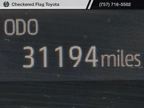 Used 2023 Toyota Highlander XLE AWD/4WD image 13