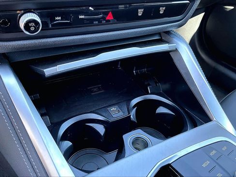 Used 2025 BMW 430i xDrive w/ M Sport Package image 33