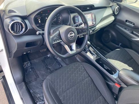 Used 2024 Nissan Kicks SV FWD image 13